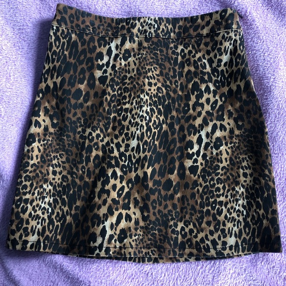 Forever 21 Leopard Print Skirt - Picture 2 of 5